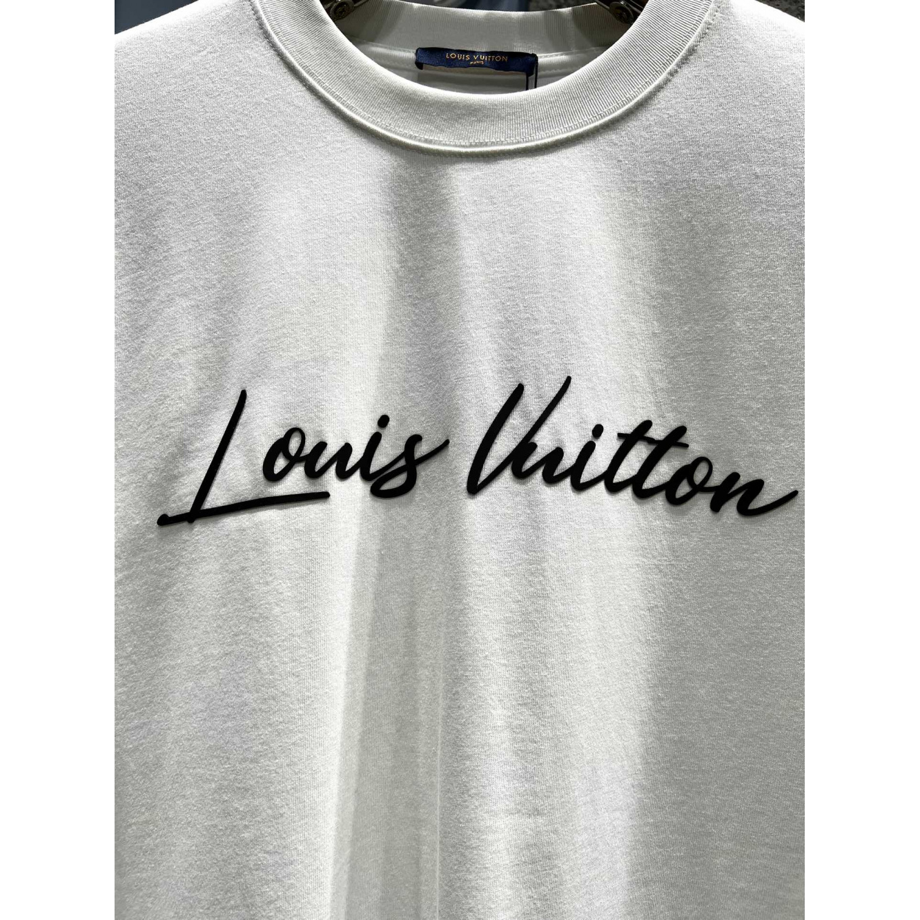 Camiseta de Algodão Louis Vuitton Logo em 3D Branca