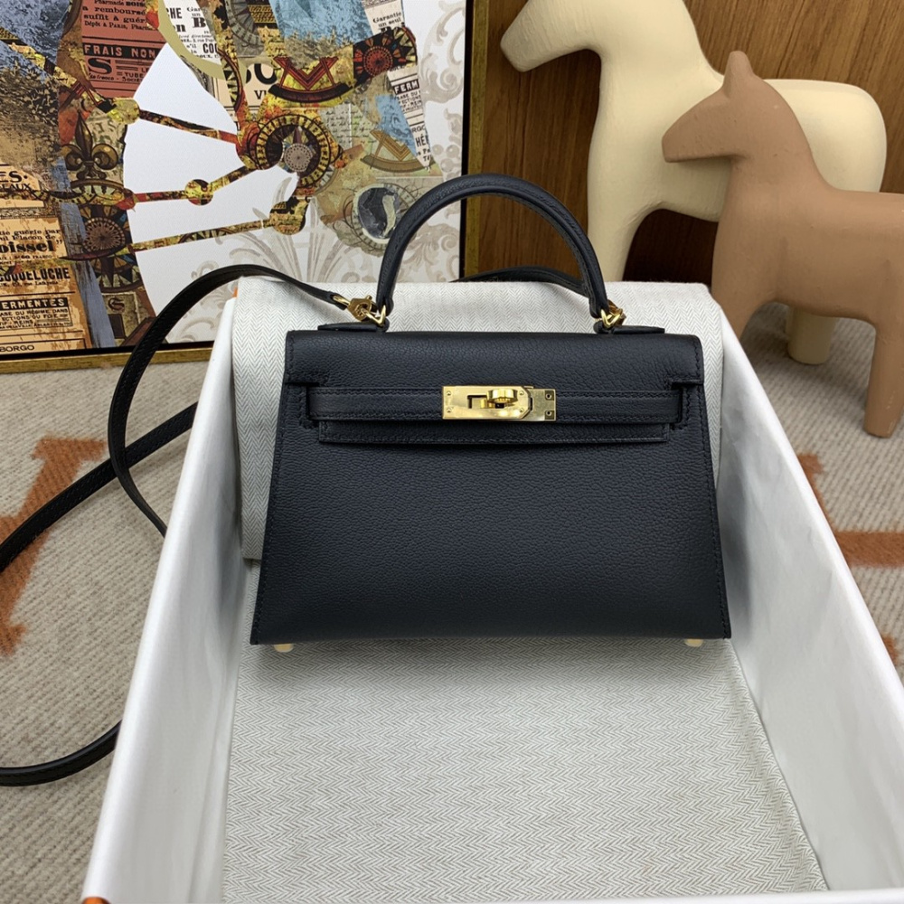 Bolsa Hermès Mini Kelly Ferragem Dourada 20x15x9cm