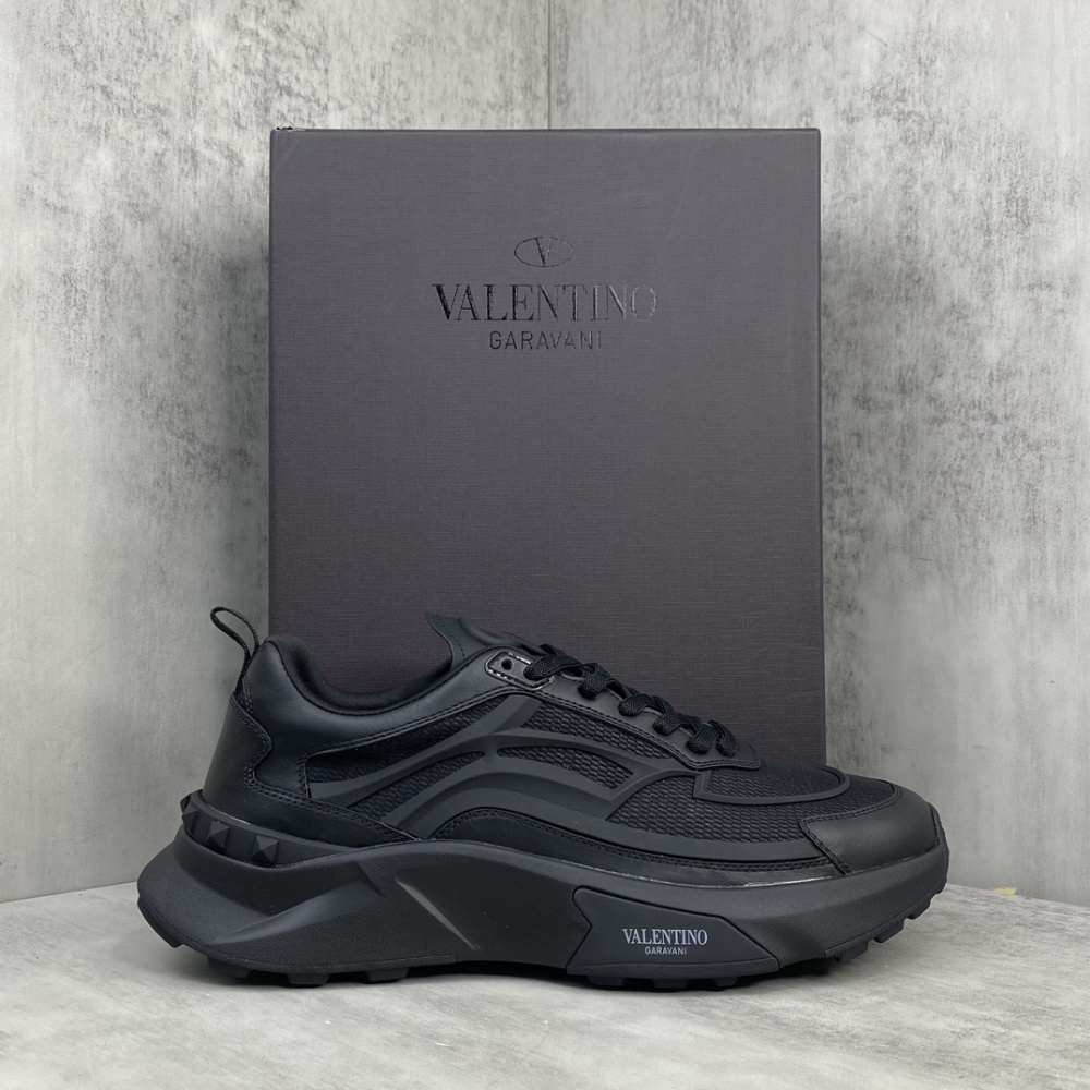 Tênis Valentino Garavani True Act Sneakers Preto