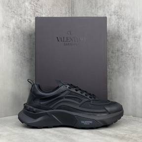 Tênis Valentino Garavani True Act Sneakers Preto
