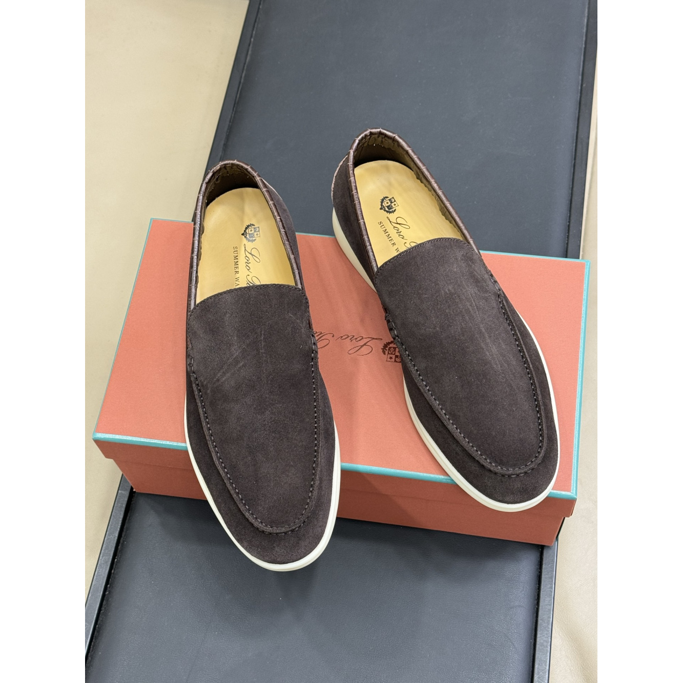 Summer Walk Loro Piana Loafer em Camurça Marrom