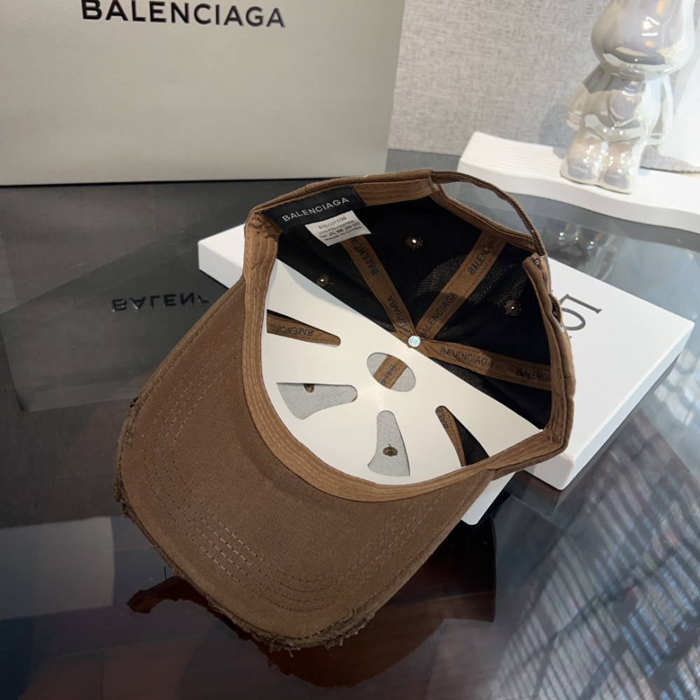 Boné Balenciaga em Tecido Algodão Marrom