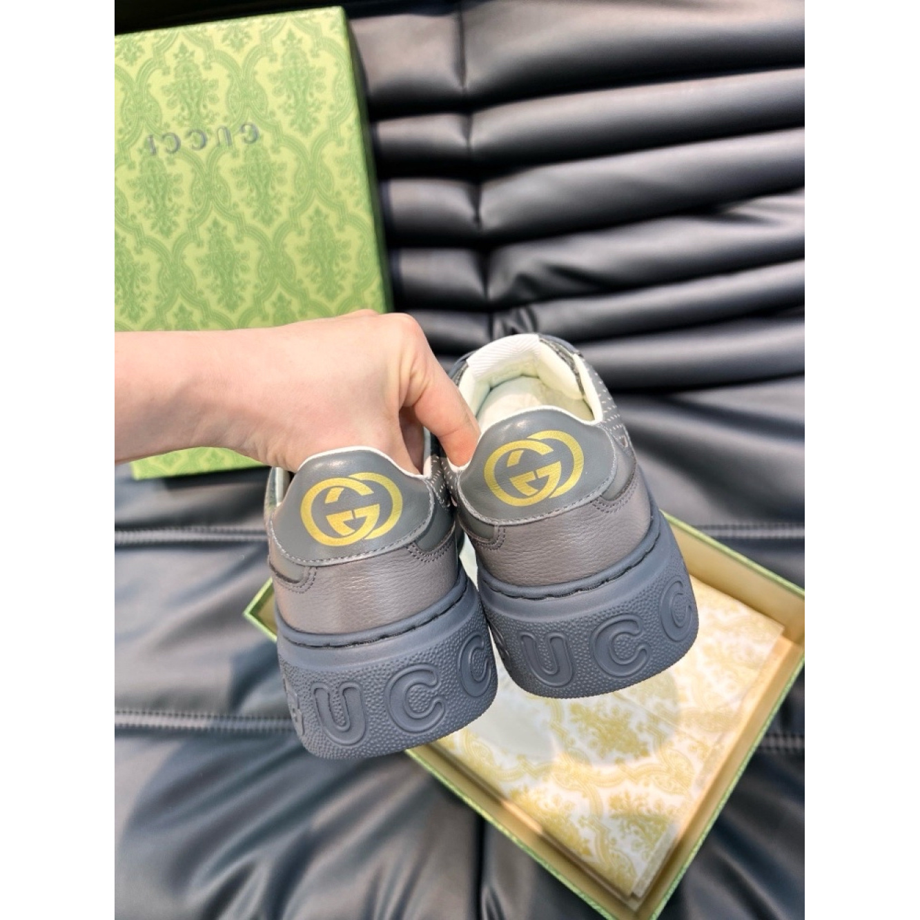 Tênis Gucci GG Supreme Cinza Escuro