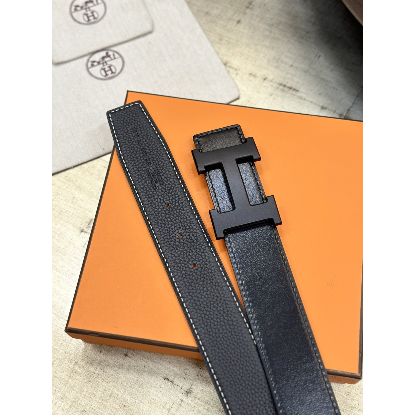 Cinto Hermès Constance e Correia em Couro 3.8cm Preto Ferragem Preta