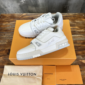 Tênis Louis Vuitton LV Trainer Couro Off/Cinza