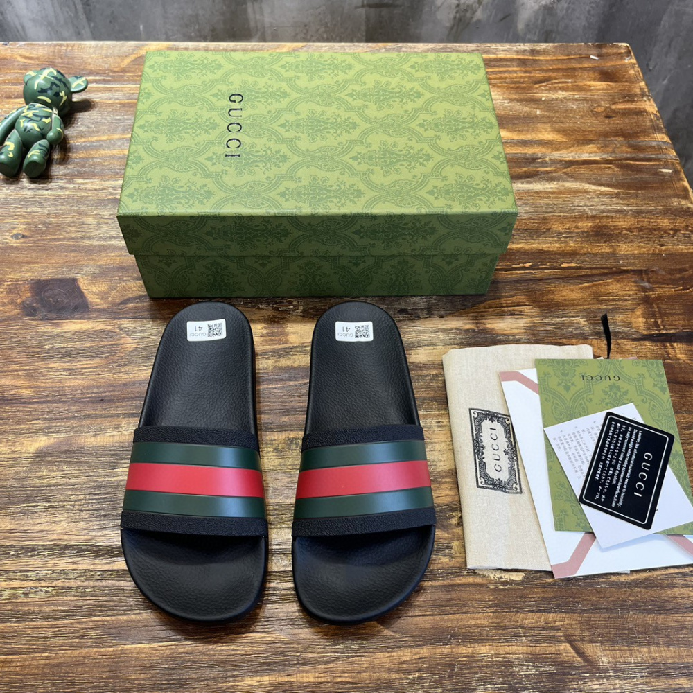 Gucci Slide Clássica Preta