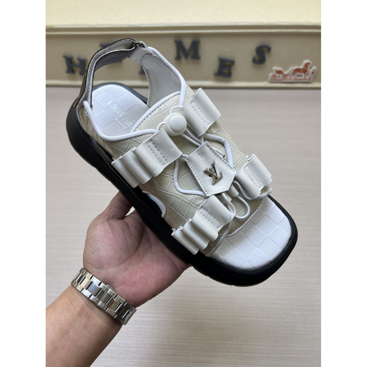Chinelo Slide Louis Vuitton LV Flatform Chameleon Off Sandália