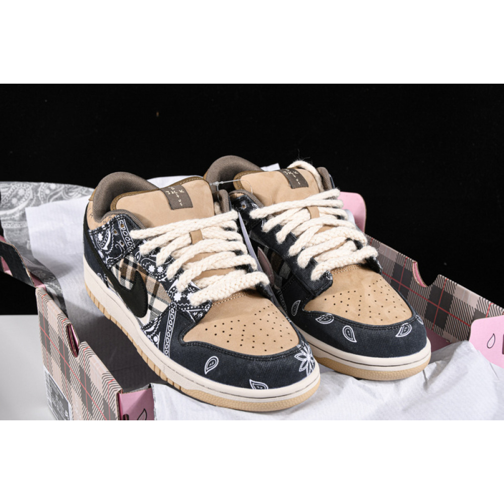 SB DUNK LOW TRAVIS SCOTT BLACK/PARACHUTE