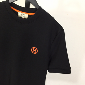 Camiseta Hermès com bordado H Preta