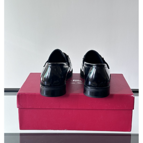 Sapato Mocassim Salvatore Ferragamo Social Couro Preto Liso com Fivela Gancini