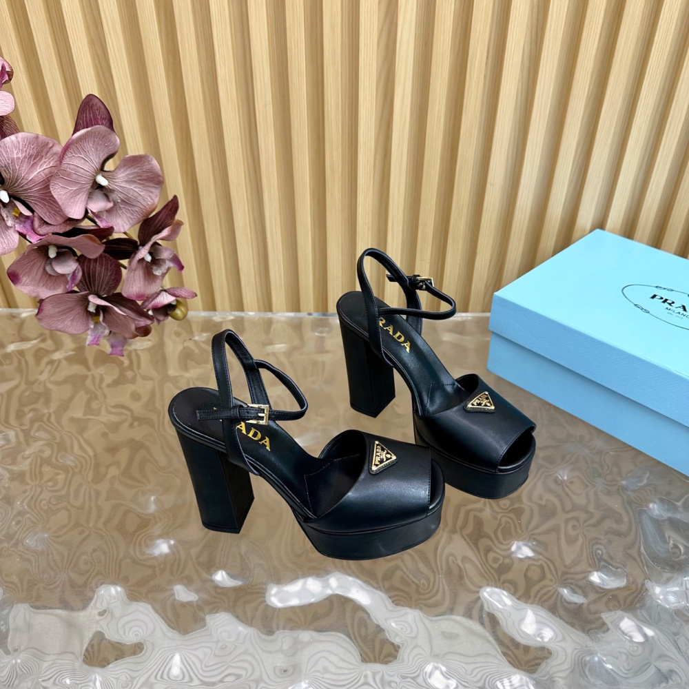 Sandália Salto Prada de Couro Envernizado cor Preta