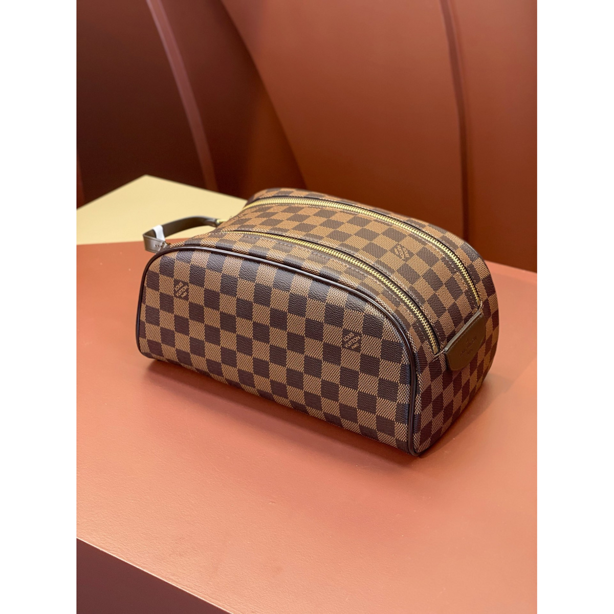 Necessaire Louis Vuitton LV Couro Damier Ébène 28x16x13CM