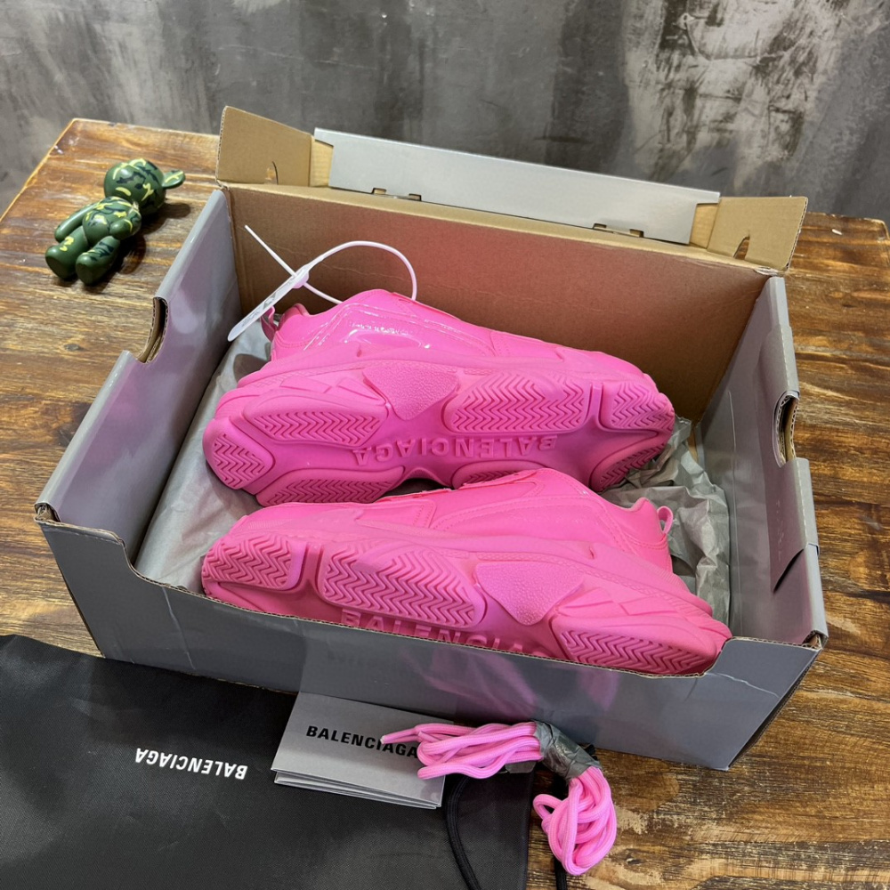 Balenciaga Triple S Rosa