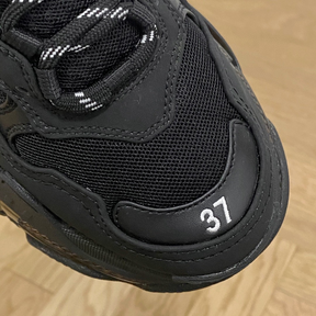 Balenciaga Triple S ALL BLACK/PRETO