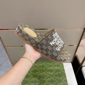 Gucci Chinelo North The Face