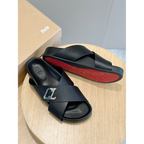 C. Louboutin Chinelo Preto