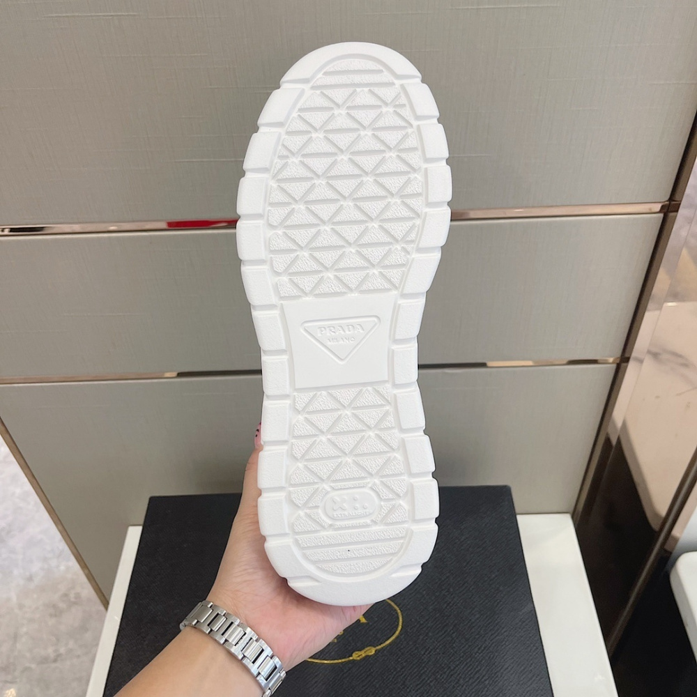 Tênis Prada em Couro Branco