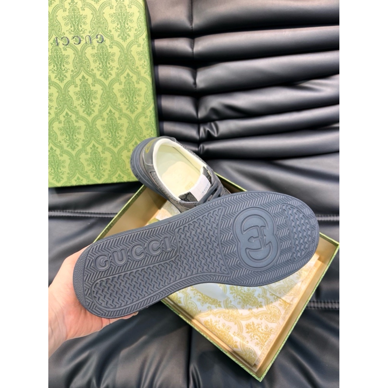 Tênis Gucci GG Supreme Cinza Escuro
