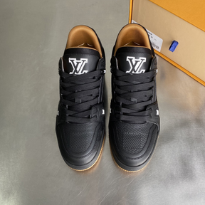 Tênis Louis Vuitton Trainer Preto Damier em relevo