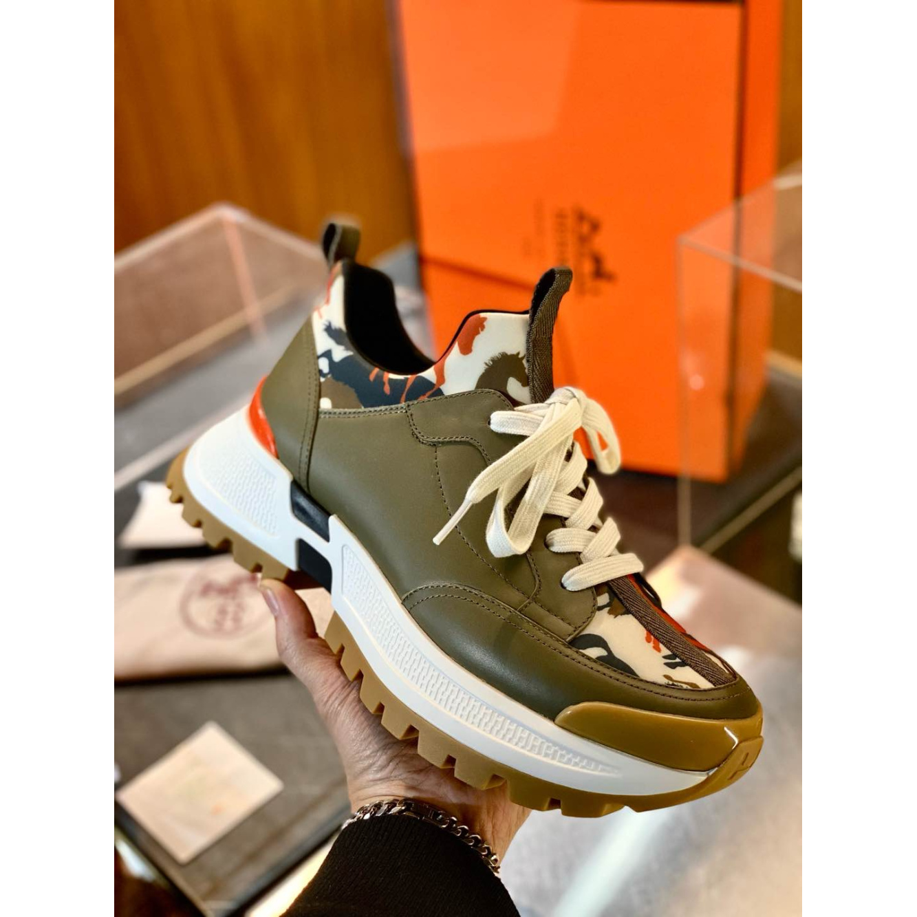 Tênis Hermès Boucing Jump Verde Estampado