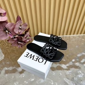 Sandália Loewe Slide Petal Anagram Preto