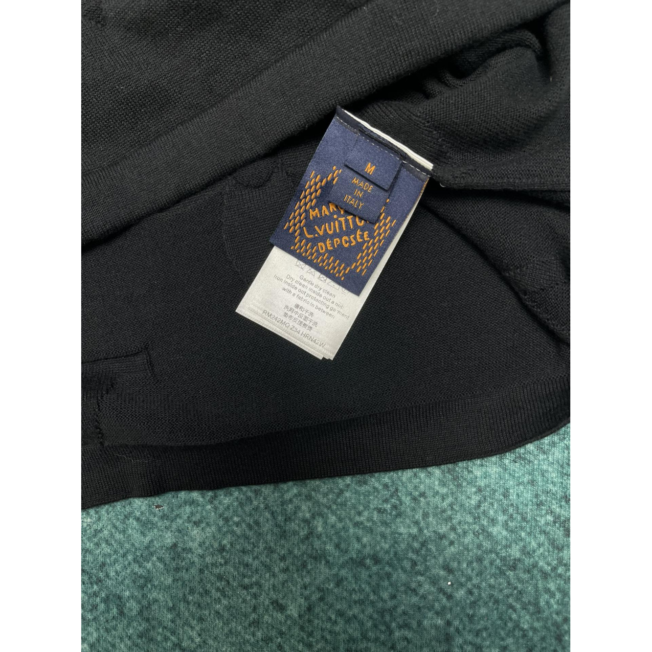 Camiseta de Algodão Louis Vuitton Monogram Macro Jersey com Efeito de Relevo