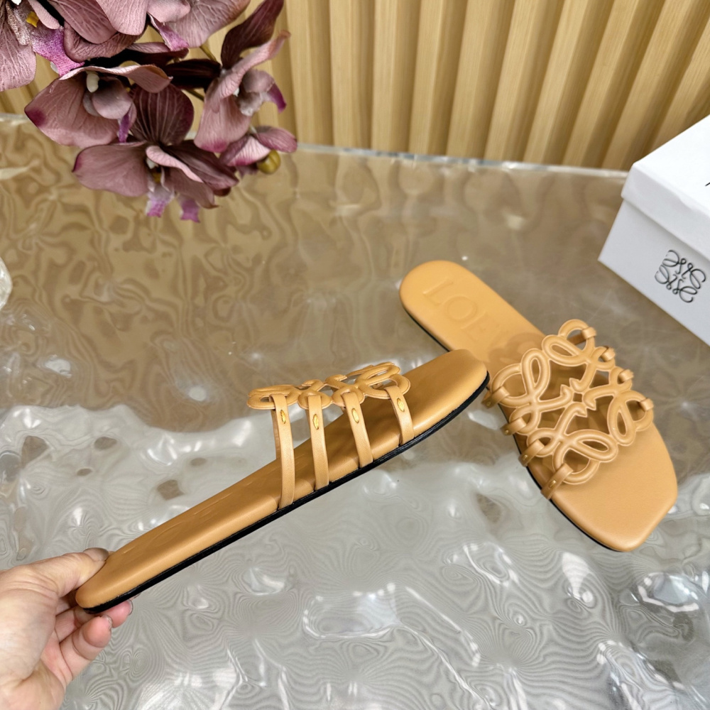 Sandália Loewe Slide Petal Anagram Caramelo