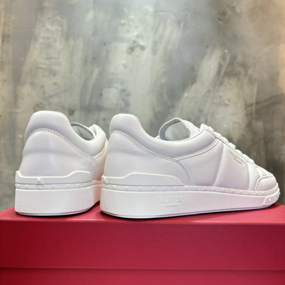 Tênis Valentino Garavani UpVillage Low Top Nappa em Couro Branco