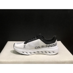 Tênis On Running Cloudsurfer Branco/Preto