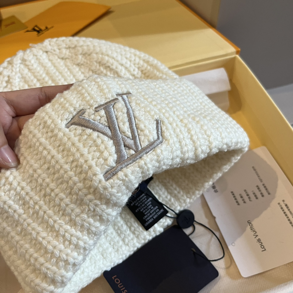 Gorro Louis Vuitton LV Only Branco