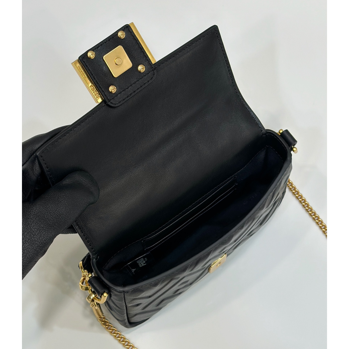 Bolsa Fendi Baguette Mini (4 cores)