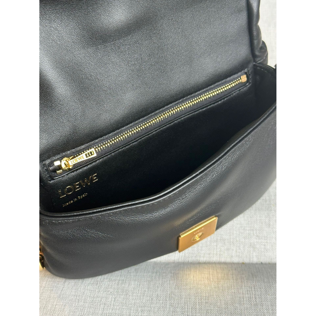 Bolsa Loewe Goya Puffer Couro Napa Brilhante 20x14x9CM (quatro cores)