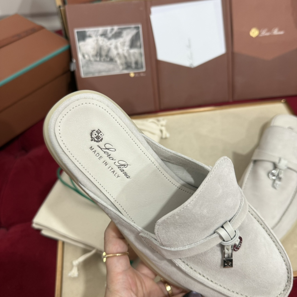 Summer Charms Walk Babouche Loro Piana Loafer Off White
