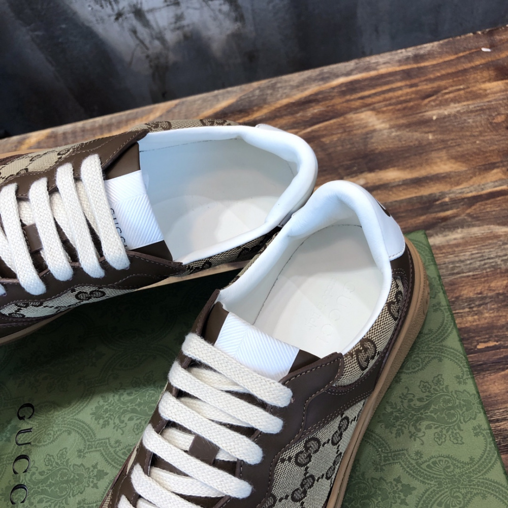 Gucci Sneaker GG Supreme Marrom Tradicional
