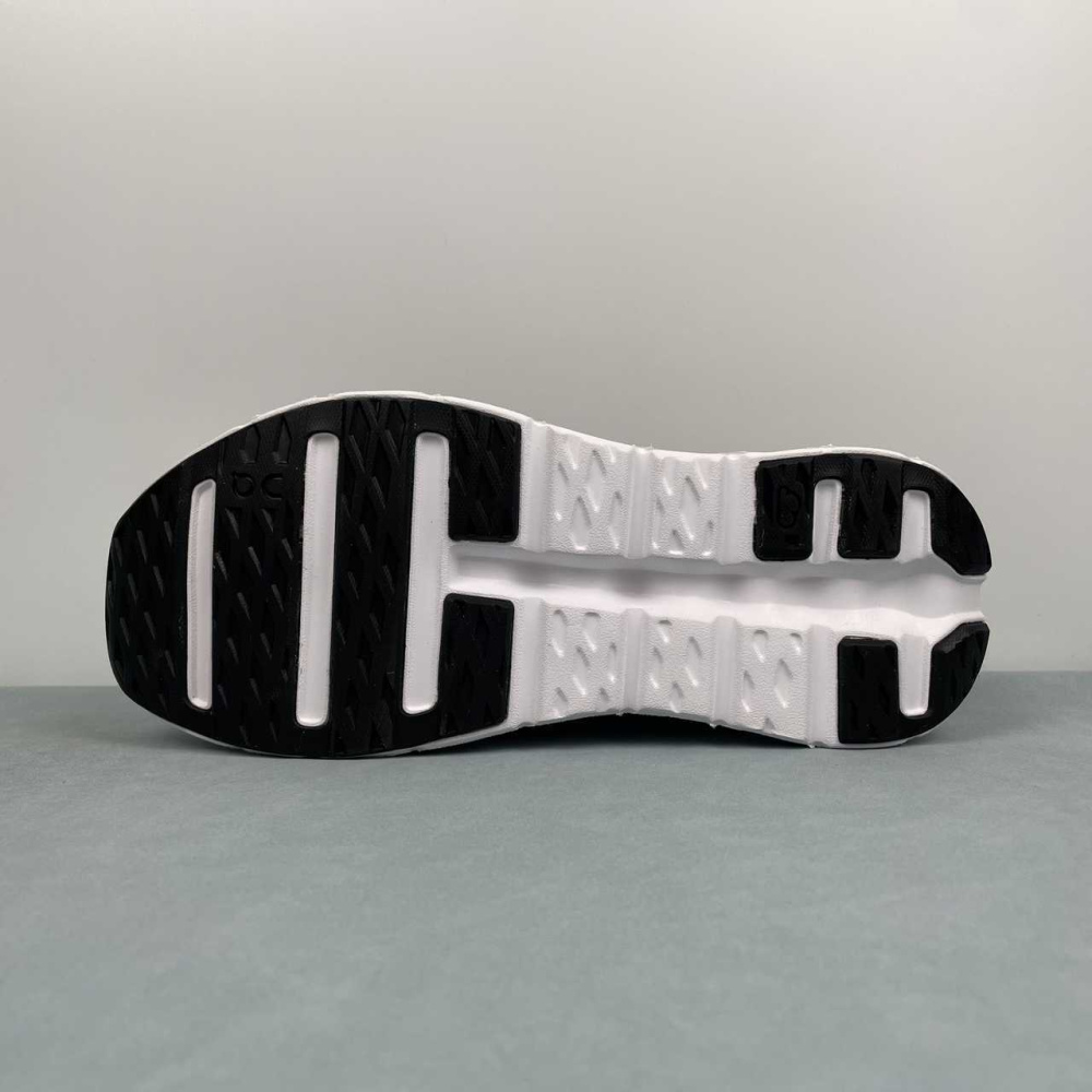 Tênis On Cloudtilt x LOEWE Preto/Branco