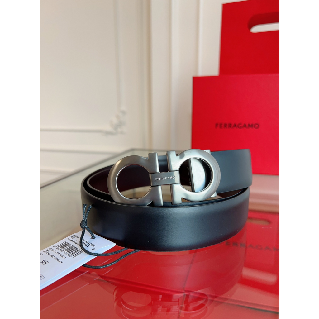 Cinto Salvatore Ferragamo Gancini Couro Liso Preto Fivela Prata 3,5cm