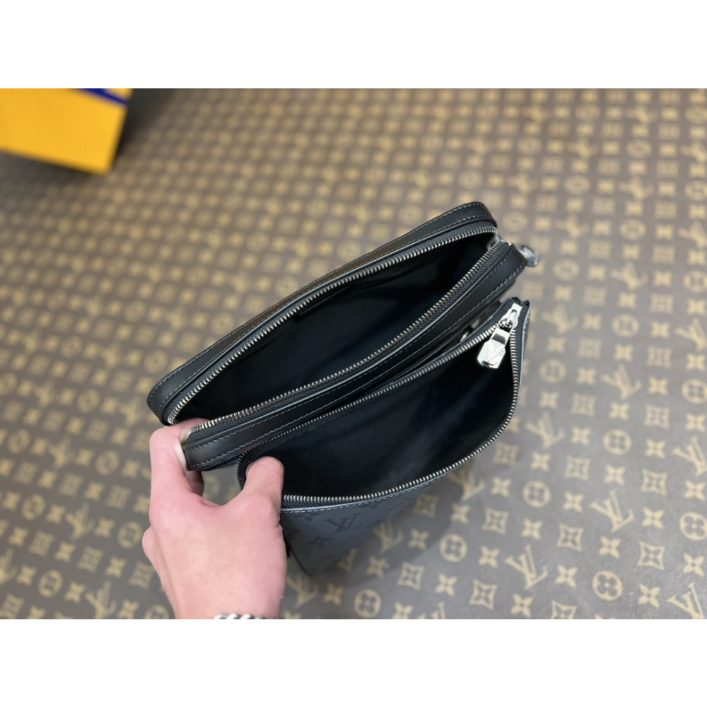 Bolsa Trio Louis Vuitton Messenger Monogram Eclipse 25x18.5x7cm