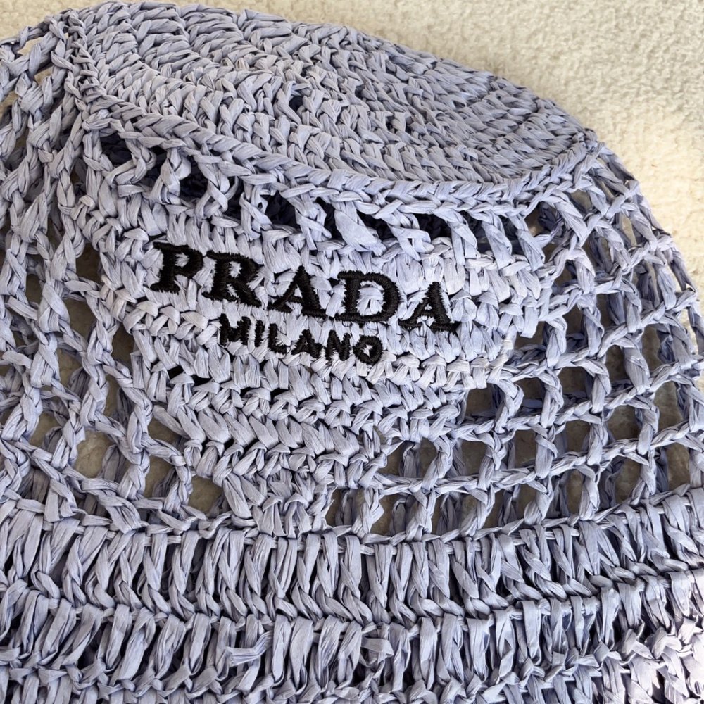 Bucket Prada em Tecido Efeito Ráfia Lilás