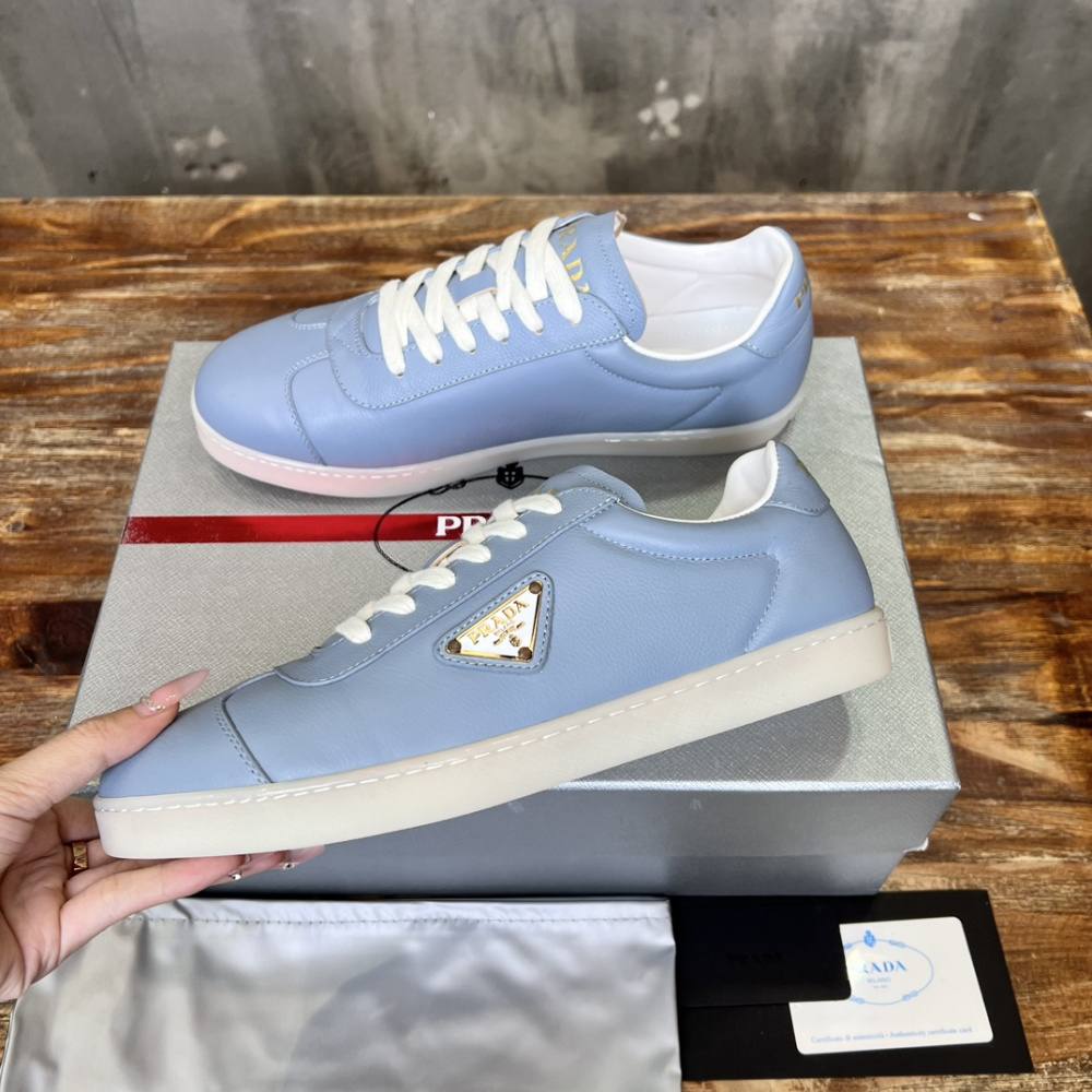 Prada Tênis de Couro com Logo Azul