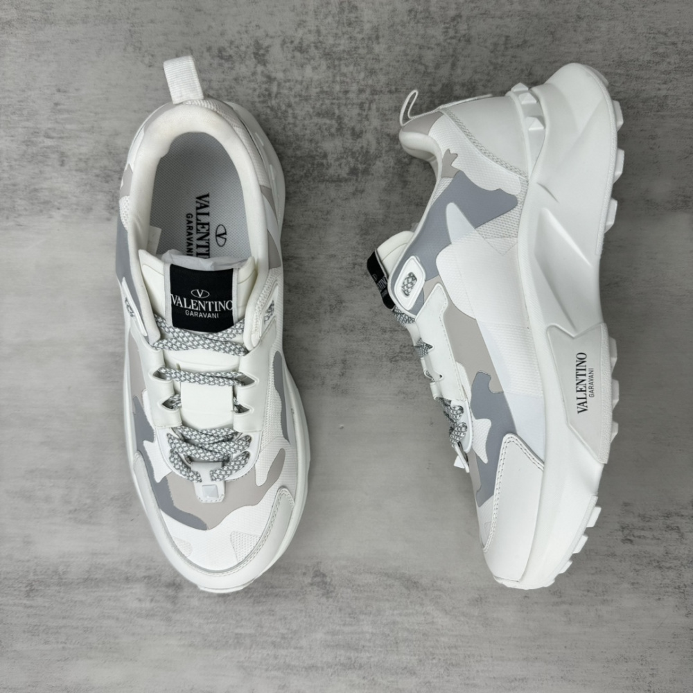 Tênis Valentino Garavani True Act Sneakers Branco/Cinza