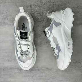 Tênis Valentino Garavani True Act Sneakers Branco/Cinza