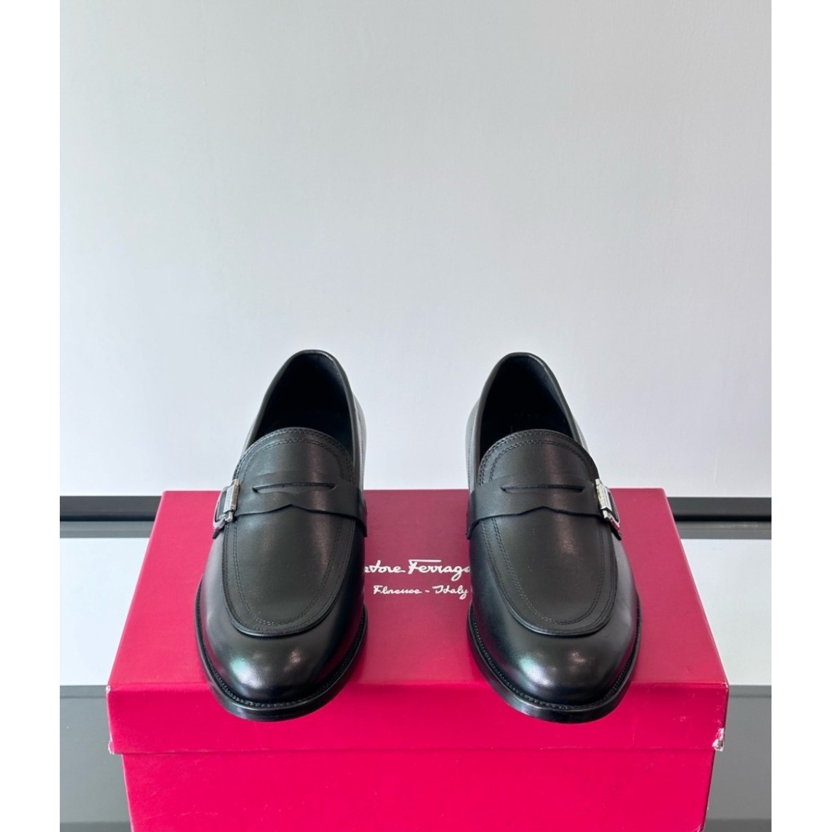 Sapato Mocassim Salvatore Ferragamo Social Preto Couro com Fivela Gancini