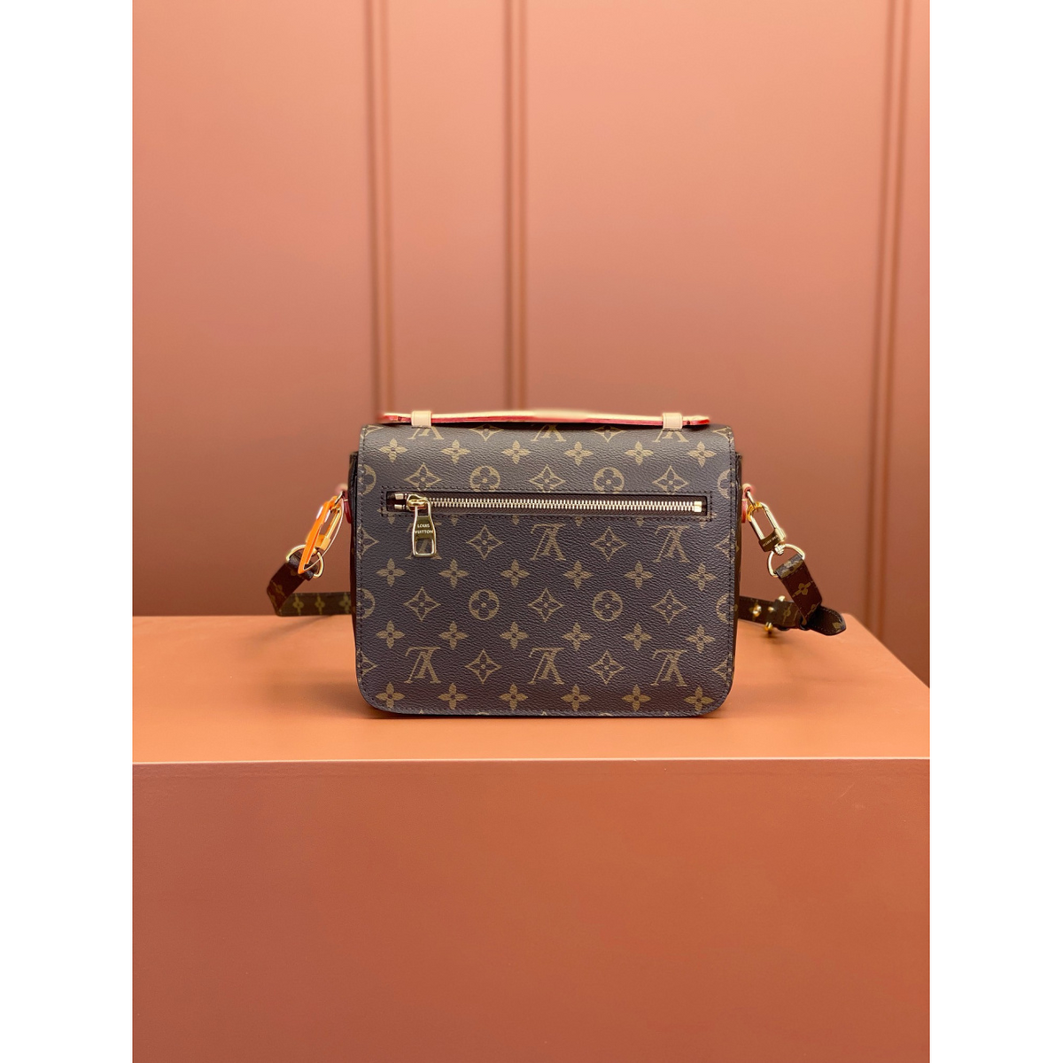 Bolsa Louis Vuitton Pochette Métis LV 25x19x7 cm (Monogram, Monogram Reverse)