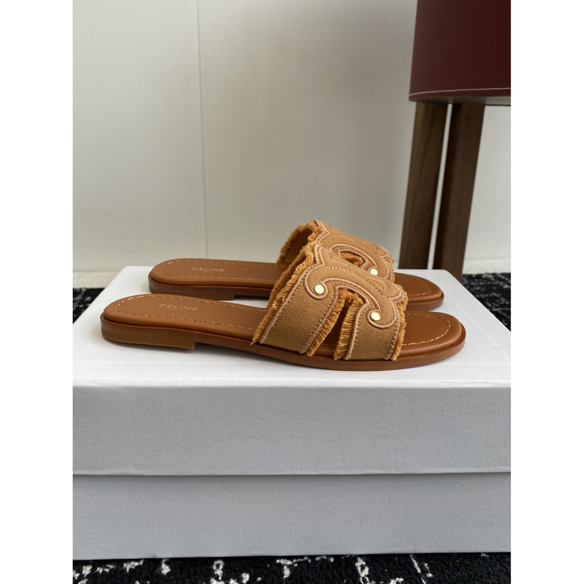 Sandália Celine Marina Finged Mule Marrom Camelo
