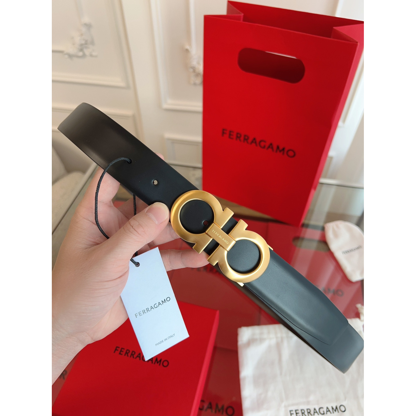 Cinto Salvatore Ferragamo Gancini Couro Liso Preto Fivela Dourada 3,5cm
