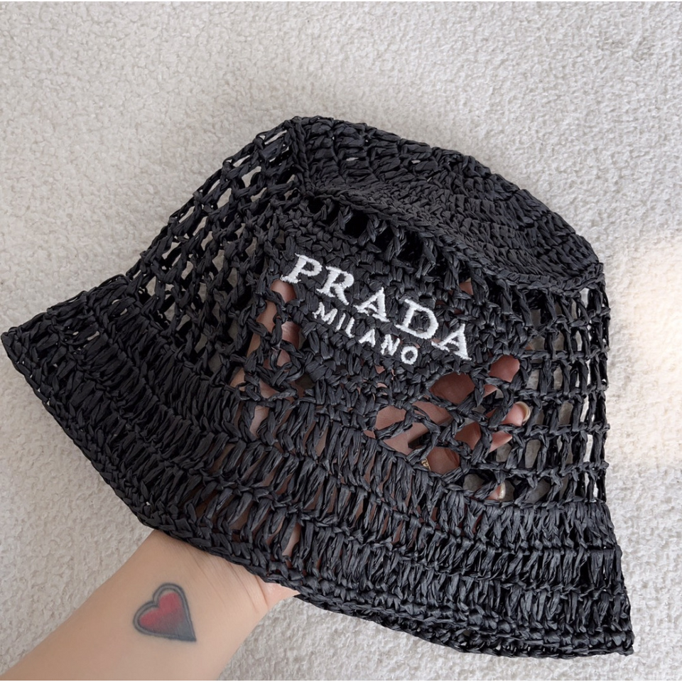 Bucket Prada em Tecido Efeito Ráfia Preto
