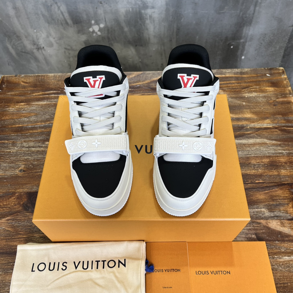 Louis Vuitton Trainer Cream Black