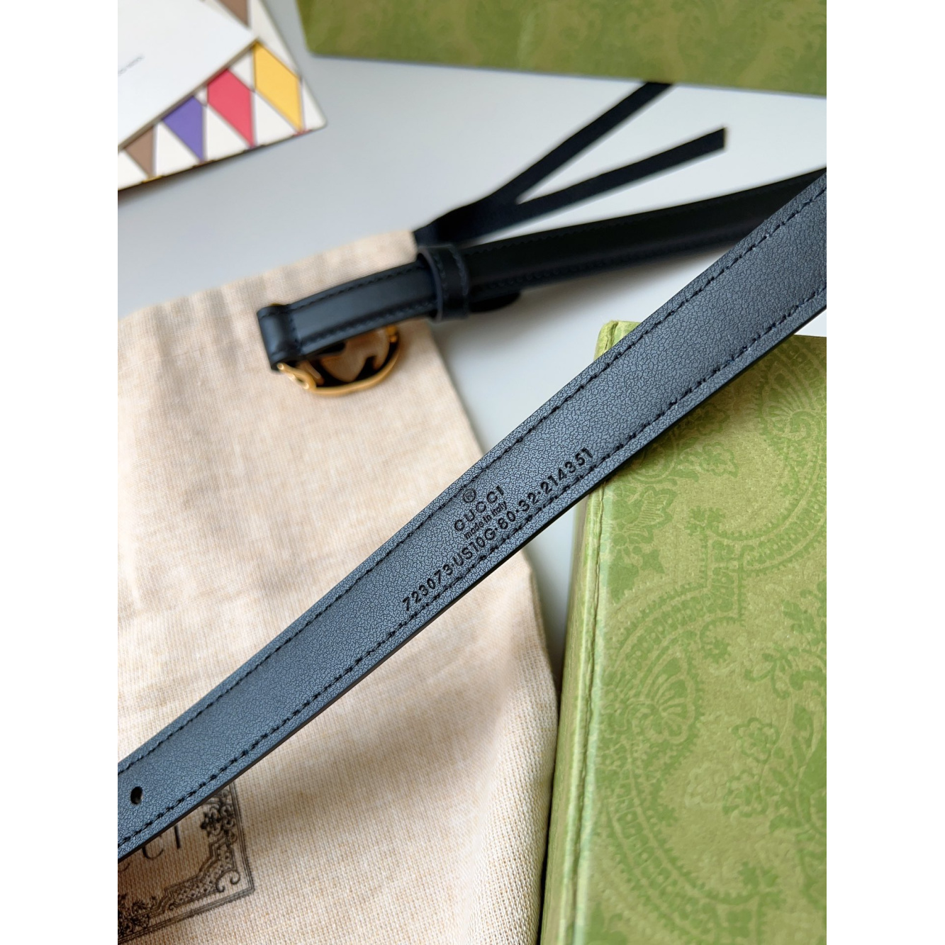 Cinto Gucci Couro Preto Ferragem Dourada 2.0cm