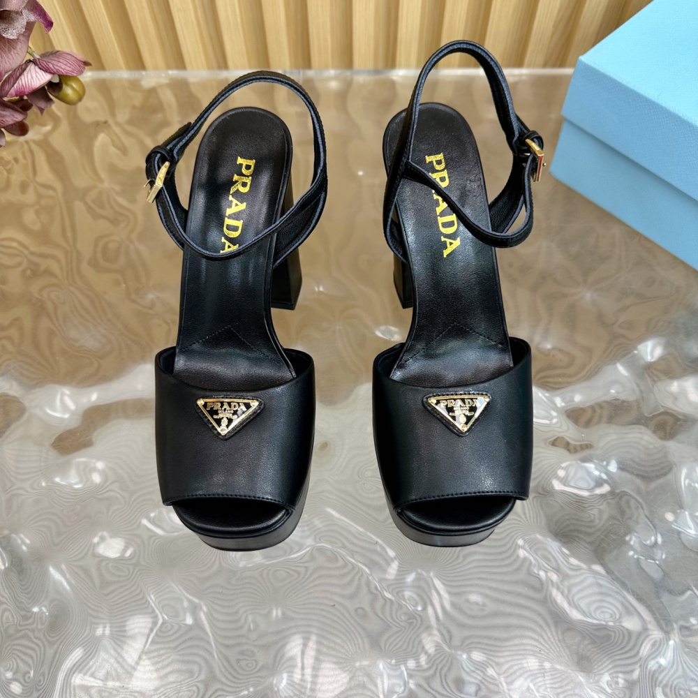 Sandália Salto Prada de Couro Envernizado cor Preta