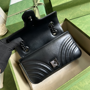 Bolsa Gucci GG Marmont Couro All Black Média/Grande